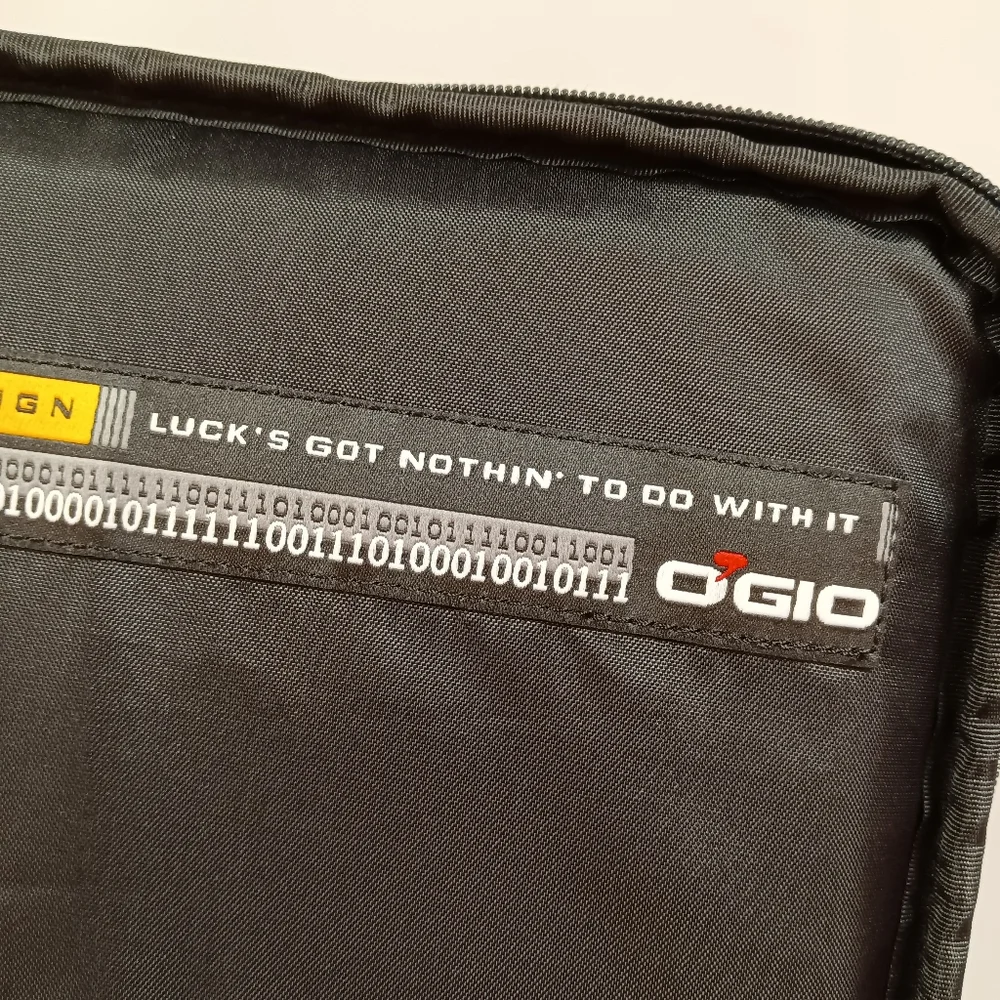 NEW OGIO Black Nylon Padded Laptop Case